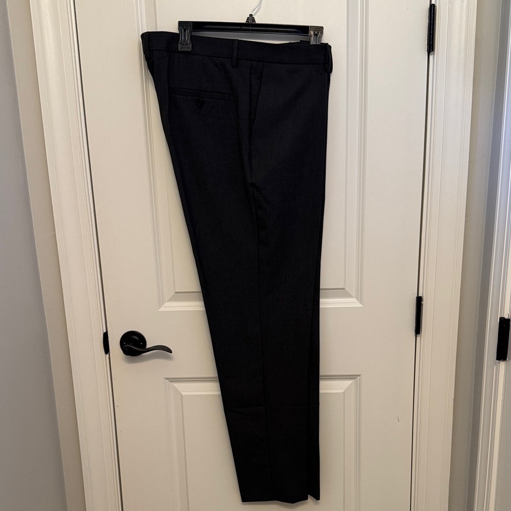 Haggar Men's Dark Gray Premium Flex‎ Dress Pants